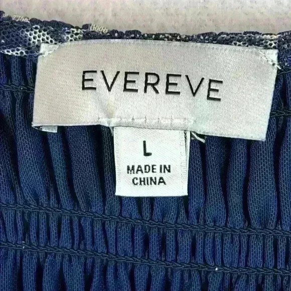 Evereve Top Navy/White Women’s Size Large Smocked Elastic - Picture 3 of 6